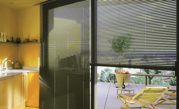 Жалюзи и рулонные шторы